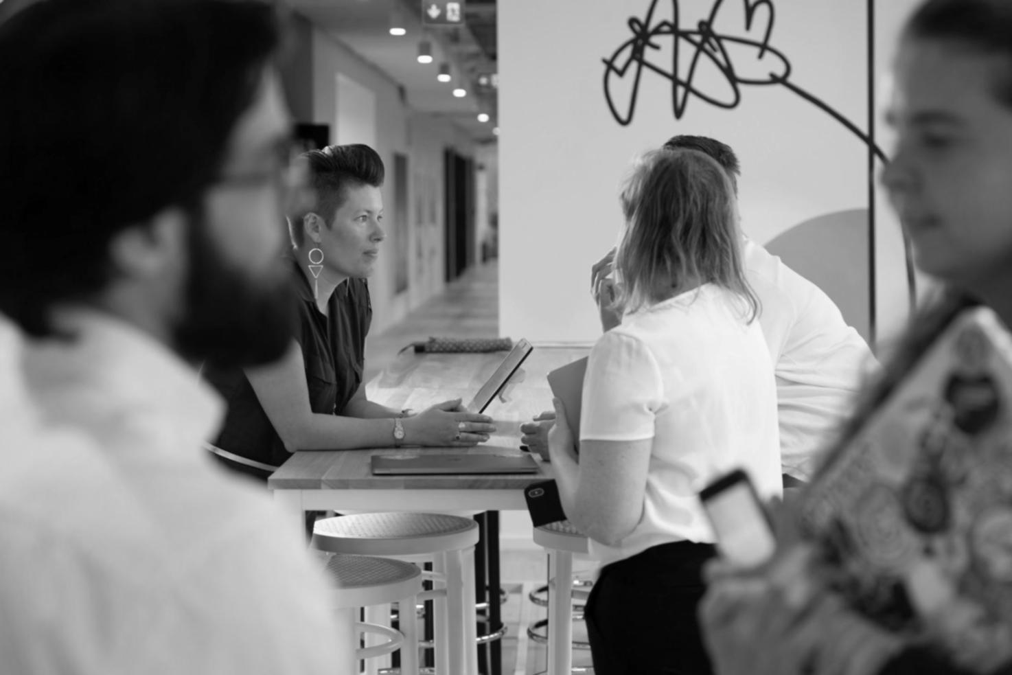 Espace de travail collaboratif pour analyses financières